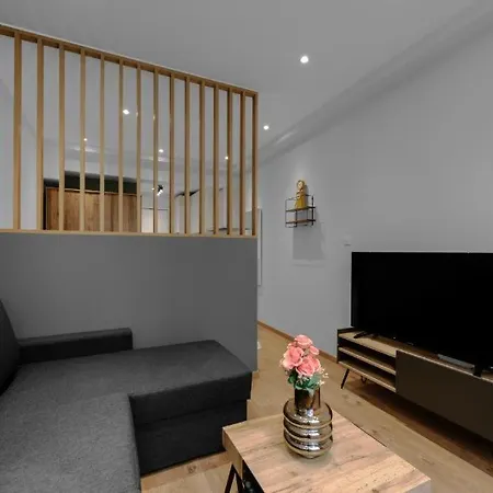 Big Apple And Apartments, Nilie Hospitality Mgmt