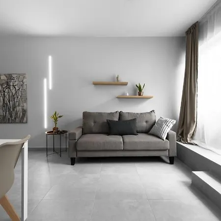 Big Apple And Apartments, Nilie Hospitality Mgmt